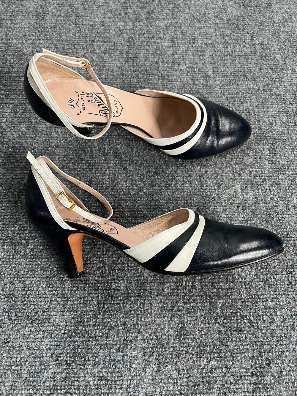 Vintage 1970's Barberi Milano Italy Navy & White Ankle Strap Size 8 (EU39)